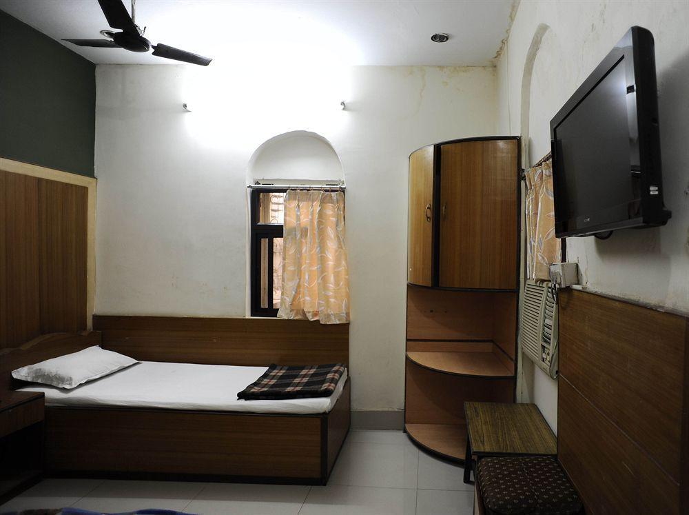 Hotel Diplomat Καλκούτα Εξωτερικό φωτογραφία